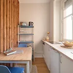 Marques De Pombal - Curated Studio In Lisbon
